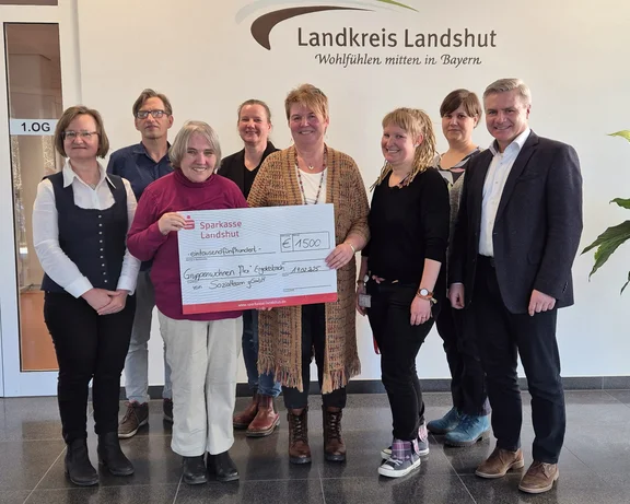 BGW_Flex_Spendenübergabe_LRA_LA_19-02-2025_Foto.jpg