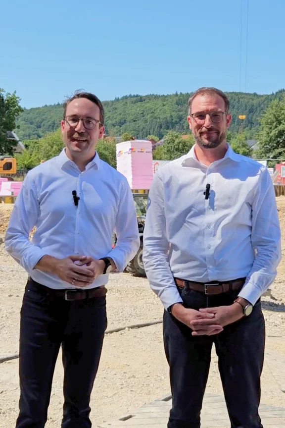 Herr Dr. Weiß und Herr Neugirg bei der Azubibegrüßung