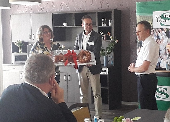Schlüsselübergabe bei Sozialteam in Amberg