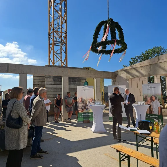 Richtfest_Parkstein_1.jpg