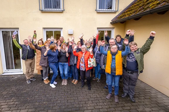 AS_Spendenübergabe_1_-_Kopie.jpg